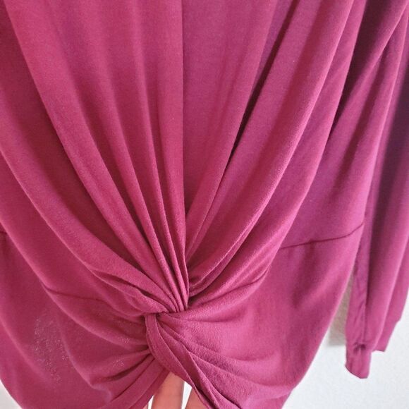 Olive & Oak Womens Top Red M V-Neck Front Knot Shirt Long Sleeve New - Picture 7 of 9